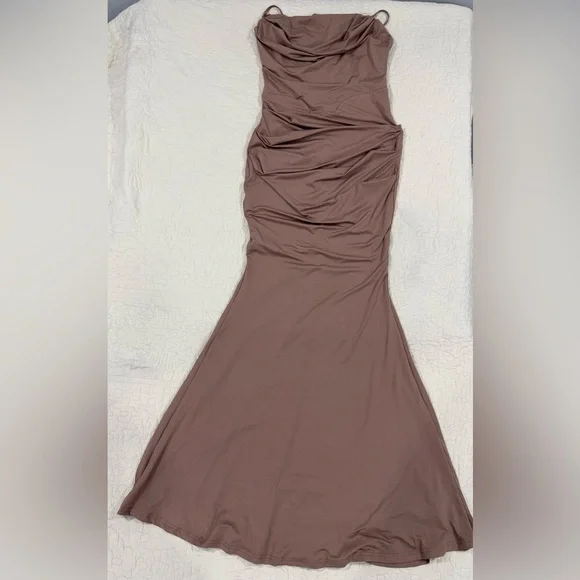 ElleFemme women maxi dress Tan Size M - Picture 7 of 11